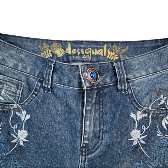 DESIGUAL Karen Floral Embroidered Cropped Jeans Womens 28 Pattern Garden Art - Picture 13 of 13